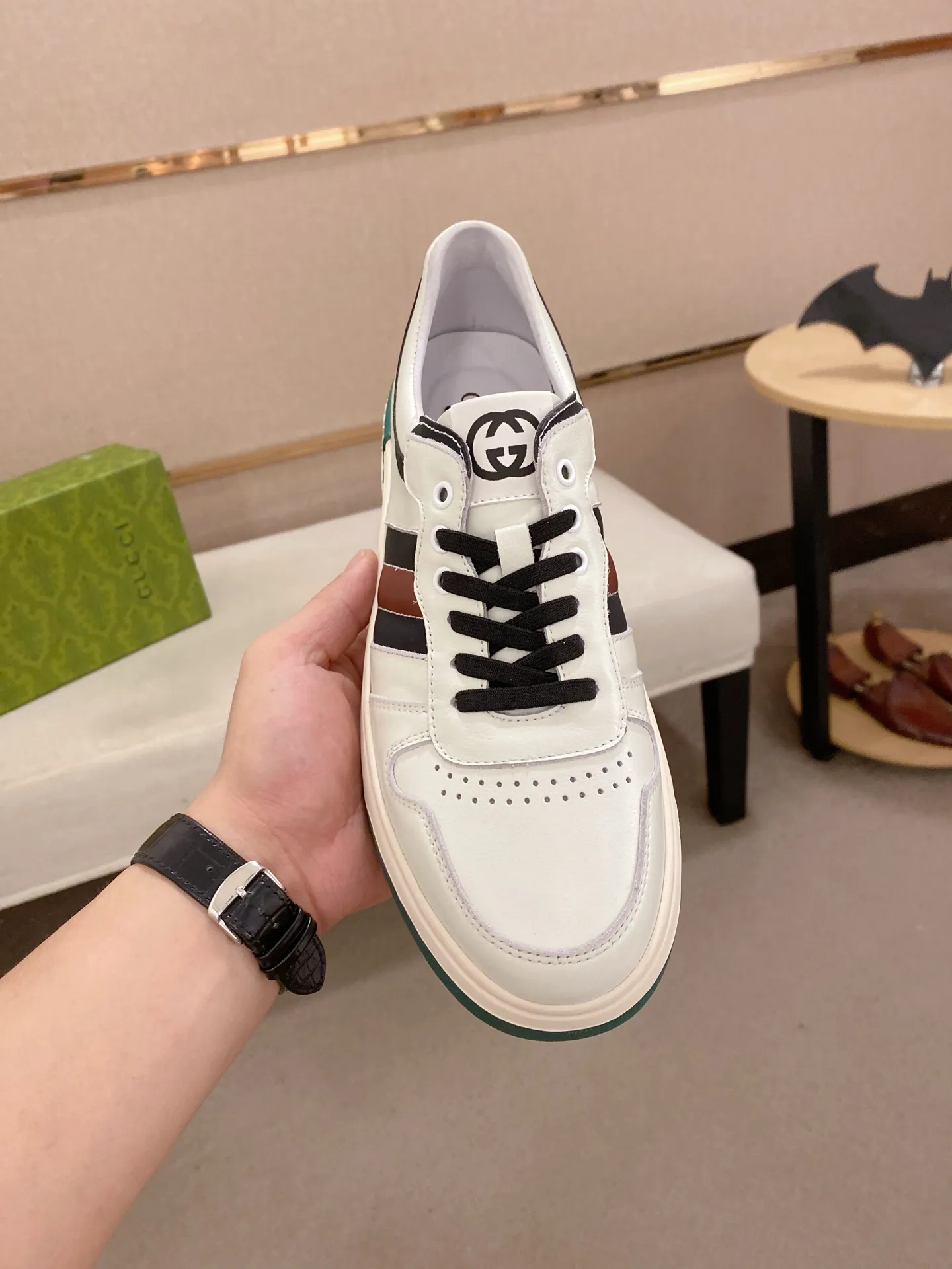 Men's clothing and shoes💰:440💰 (Gucci) The latest 🎁🎁casual and fashionable men's shoes👟 from the official website, hot style 💥 style is simple and elegant, exclusive for trendy men. Unique latest brand elements from the official website 👑original Gucci decoration, fashionable and generous, original cowhide leather ✅sheepskin lining, official website designated wear-resistant casual outsole, classic model taken at the counter in kind🎬38-44